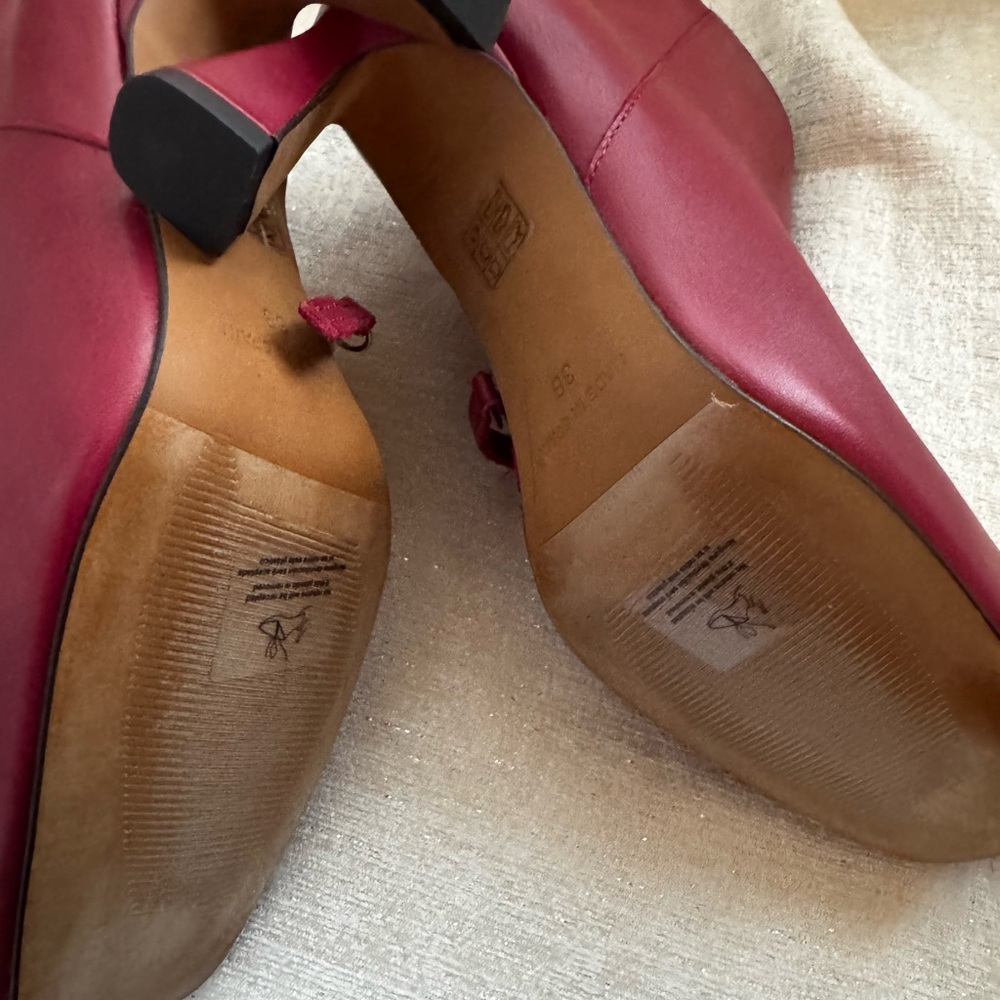 Angel Alarcon Red Ankle Boots, size 38, NIB - Picture 7 of 9